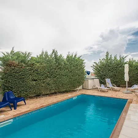 Вилла Beautiful 5 Star Holiday In A Prime Location In Paralimni, Book Early To Secure Your Dates, Paralimni 1242 *