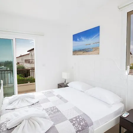 Vilă Beautiful 5 Star Holiday In A Prime Location In Paralimni, Book Early To Secure Your Dates, Paralimni 1242 Protaras