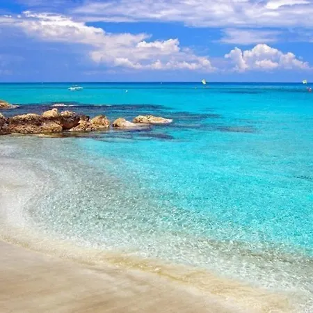 Vilă Beautiful 5 Star Holiday In A Prime Location In Paralimni, Book Early To Secure Your Dates, Paralimni 1242 *