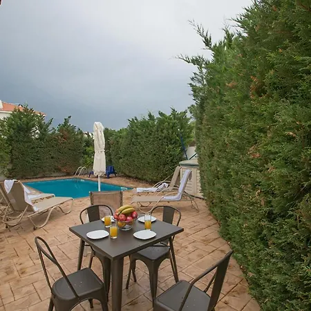 Beautiful 5 Star Holiday In A Prime Location In Paralimni, Book Early To Secure Your Dates, Paralimni 1242 فيلة بروتاراس