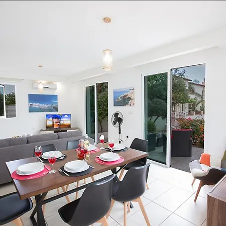 Beautiful 5 Star Holiday In A Prime Location In Paralimni, Book Early To Secure Your Dates, Paralimni 1242 *
