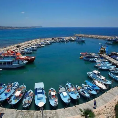 Beautiful 5 Star Holiday In A Prime Location In Paralimni, Book Early To Secure Your Dates, Paralimni 1242 Villa *